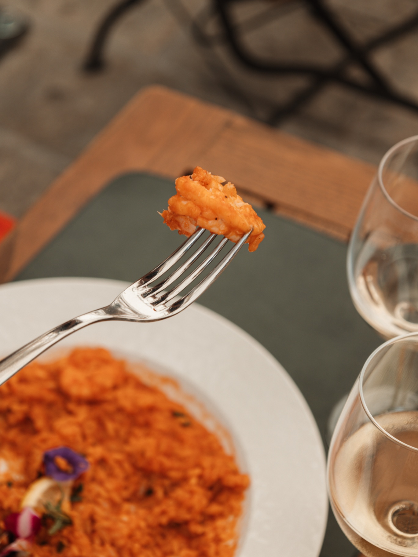 Shrimp risotto with a glass of white