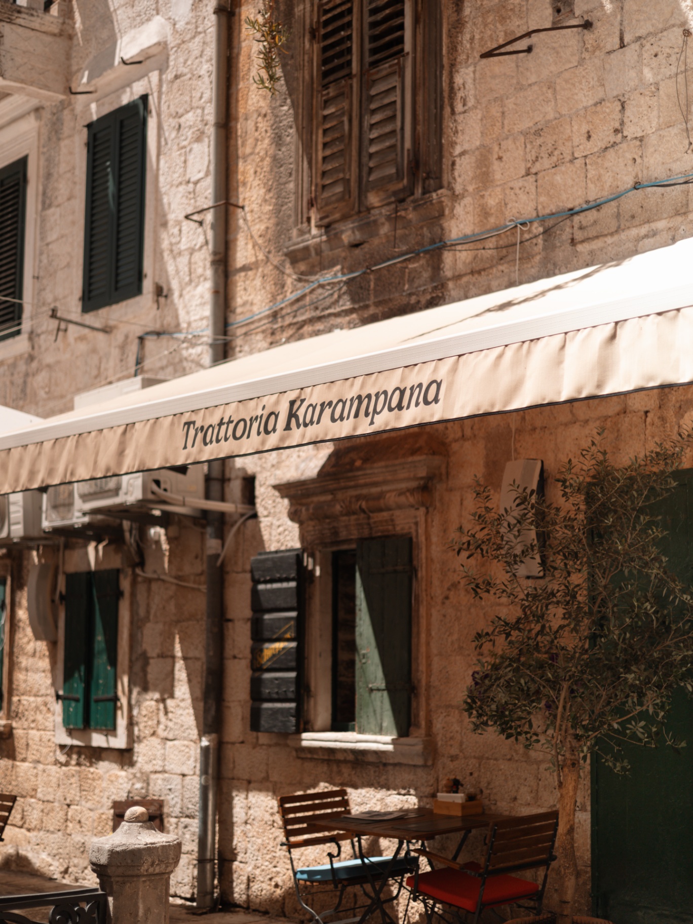 Trattoria Karampana facade in the old town